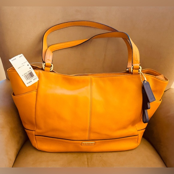 NWT Genuine Coach Orange Spice Leather Shoulder Handbag - Picture 2 of 4